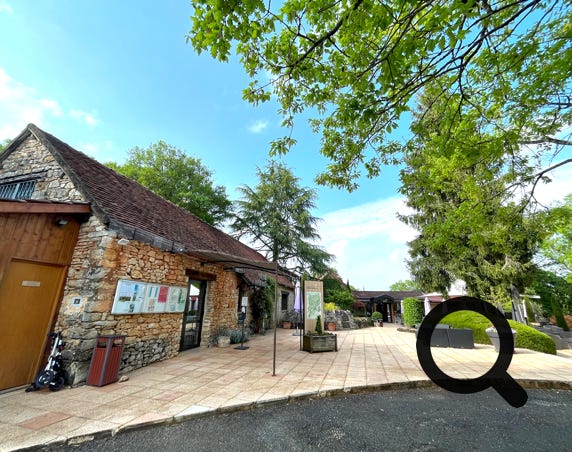 accueil du golf - Orchidée 14 - Lachapelle Auzac, proche Sarlat est des plus grands sites touristiques de la Dordogne et du Lot
